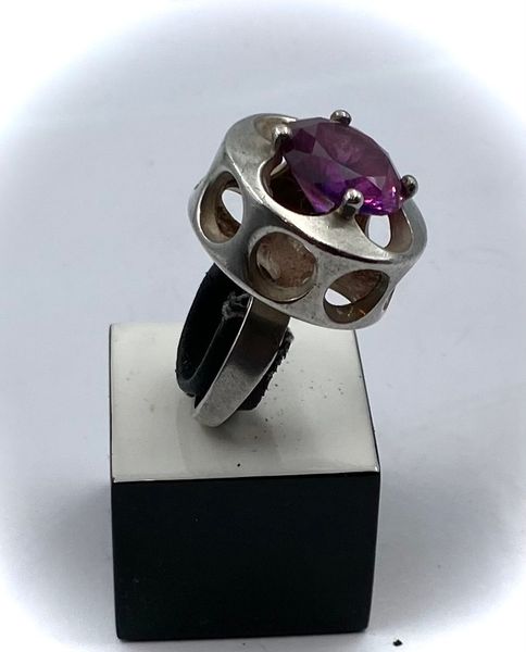 Hovedbilde Ring 925 sølv med lilla sten