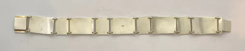 Armbånd i 925 sølv og flerfarged emalje av O.F. Hjortdahl