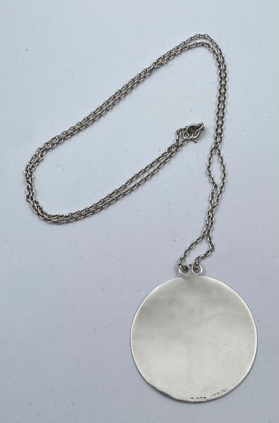 Hovedbilde Kjede med anheng med emalje av Norman Grant ...