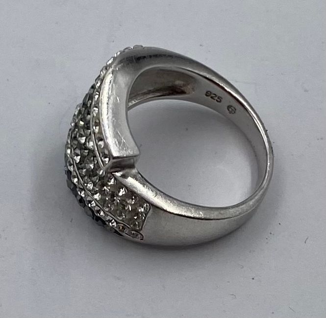 Hovedbilde 925 sølvring med stener.(17)