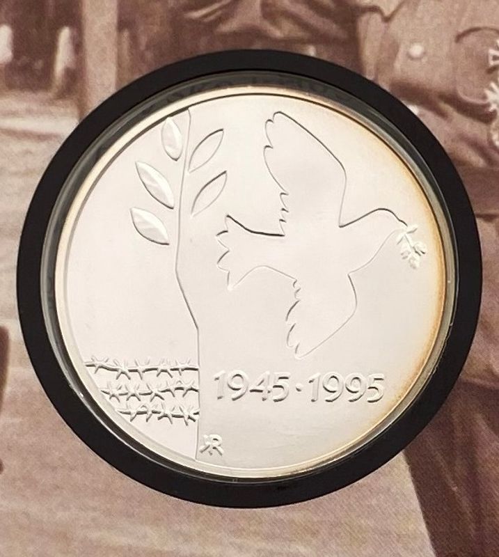 50 kr 1995 Frigjøringen i pappomslag.