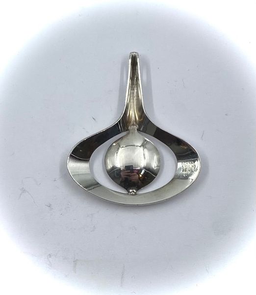 Hovedbilde Anheng i sølv med grønnfarget emalje Aksel ...